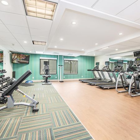 Holiday Inn Express - Delafield By Ihg Экстерьер фото