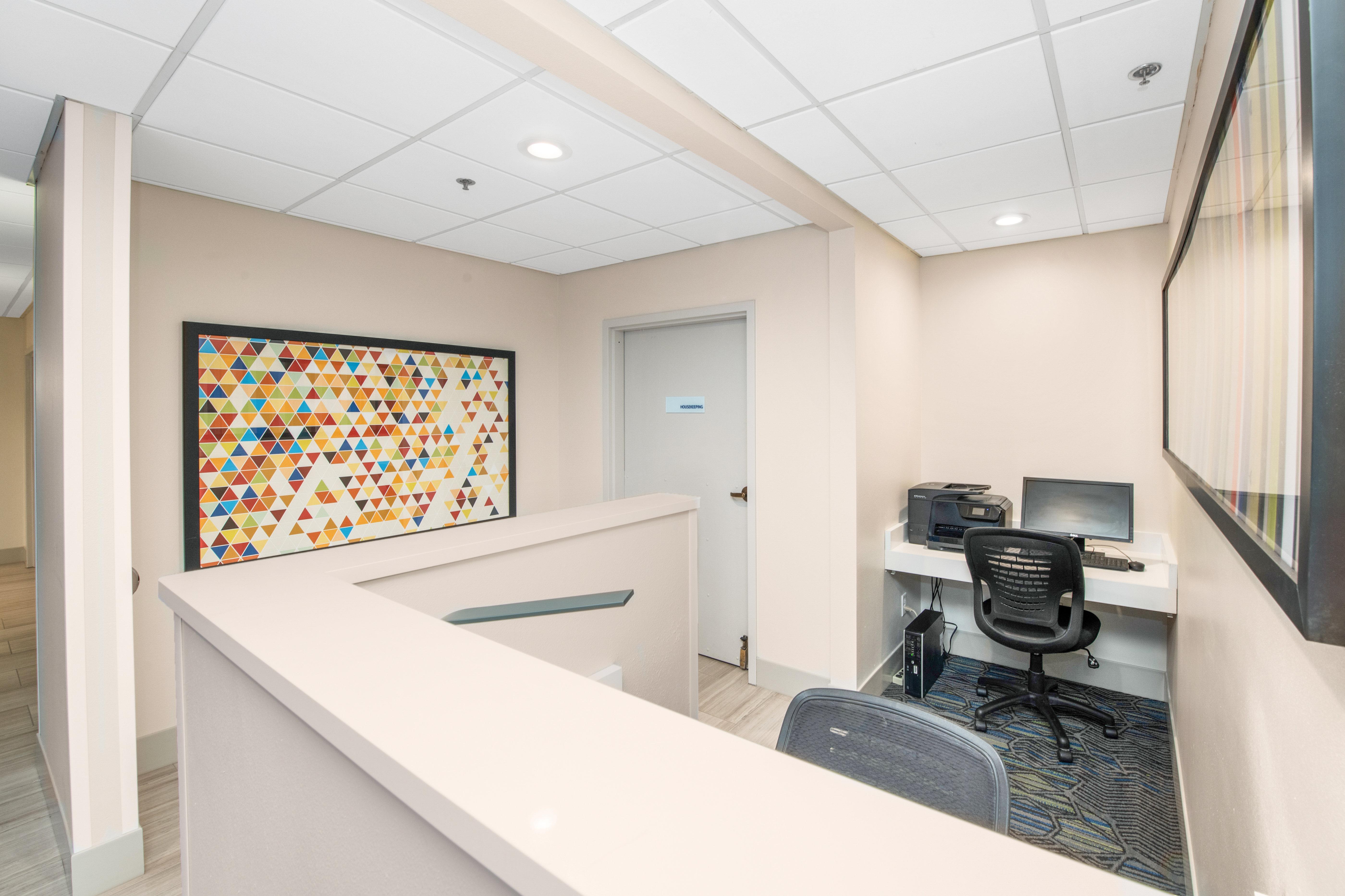 Holiday Inn Express - Delafield By Ihg Экстерьер фото